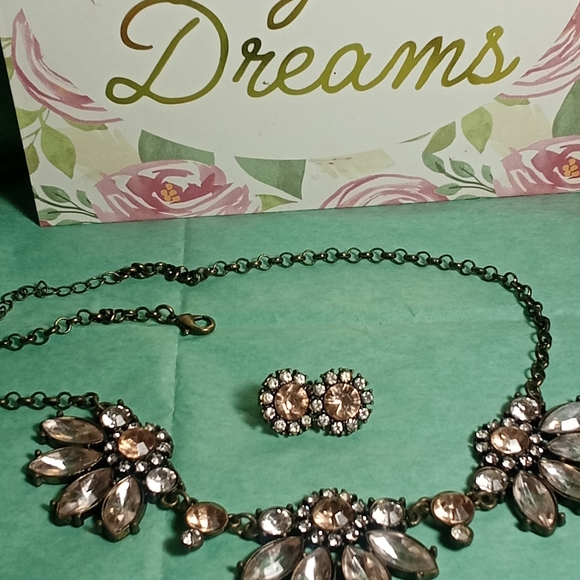 Rhinestone necklace and earings - Picture 4 of 5